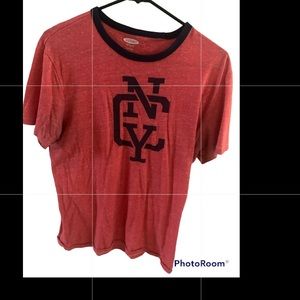 Basic old navy nyc tee
